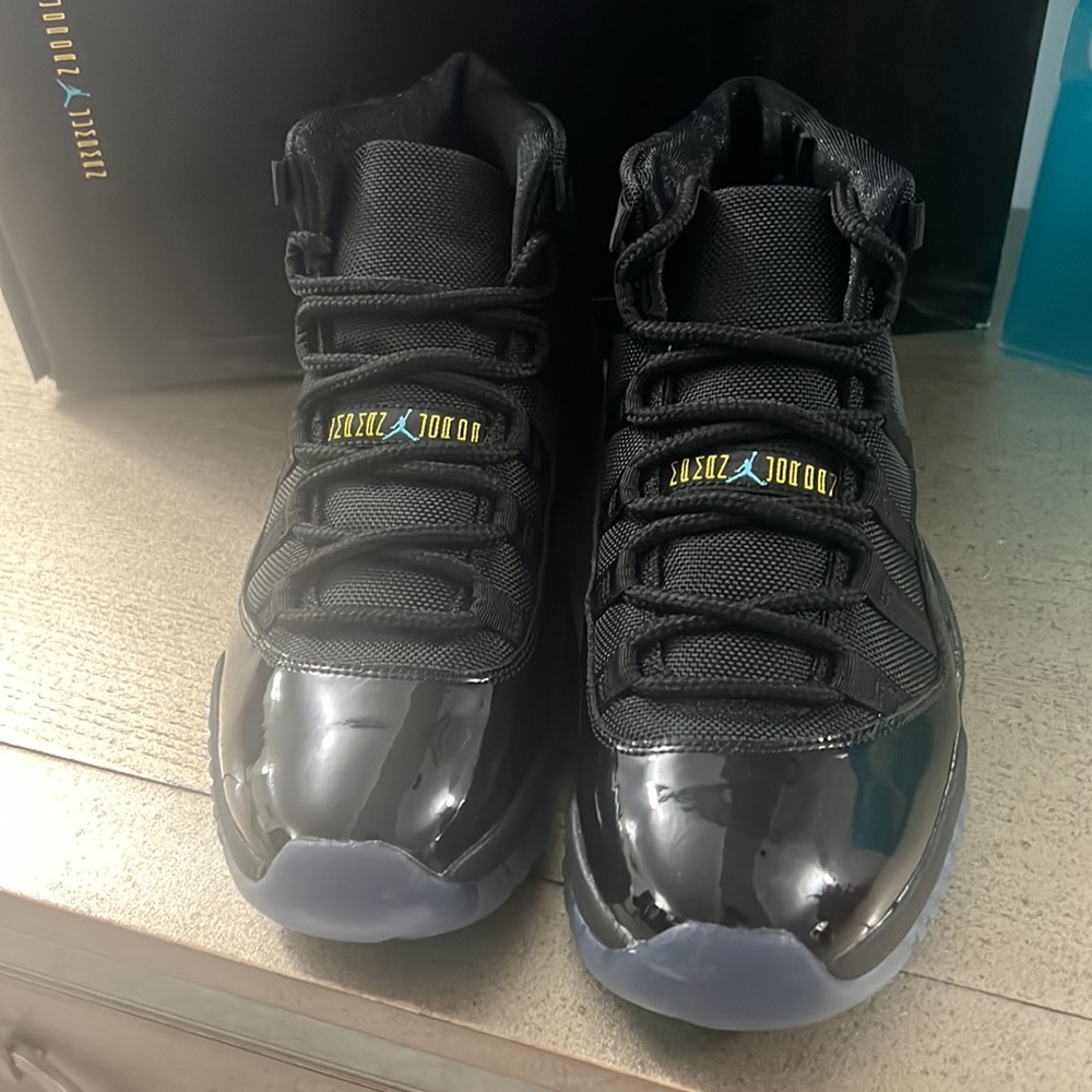 Air Jordan 11 retro black/gamma blue sneakers US 9 - Picture 3 of 8
